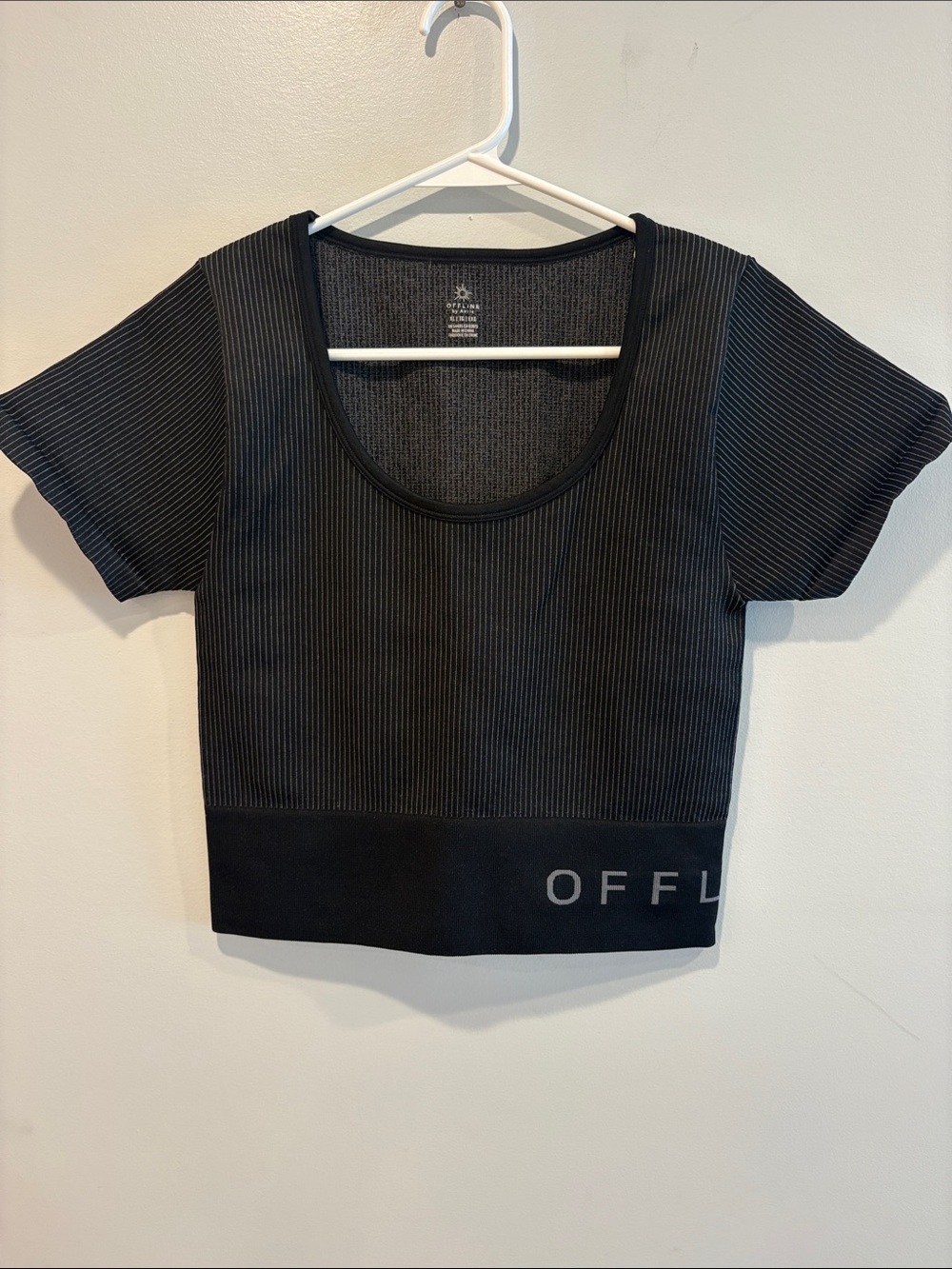 aerie Black Ribbed Scoop Neck Crop Top ptp 15-17 length 17
